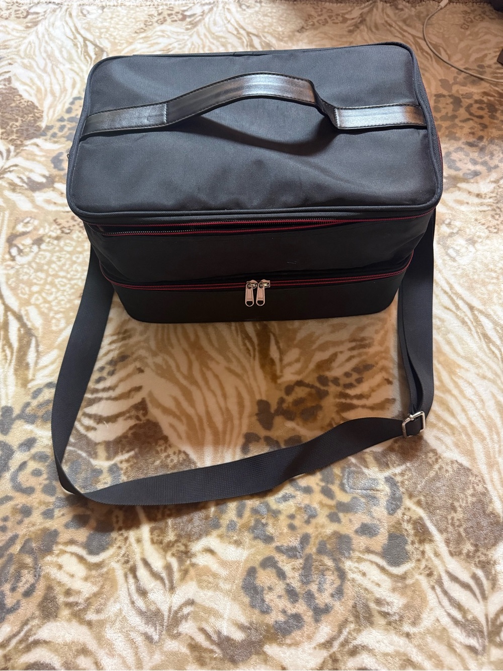 Black and red nail bag with 2 layers